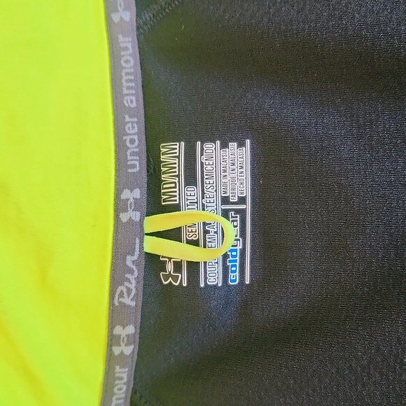 Under Armour - Jacket - Medium - Picture 4 of 12
